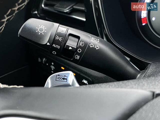 Синій Кіа Niro, об'ємом двигуна 0 л та пробігом 138 тис. км за 21200 $, фото 46 на Automoto.ua