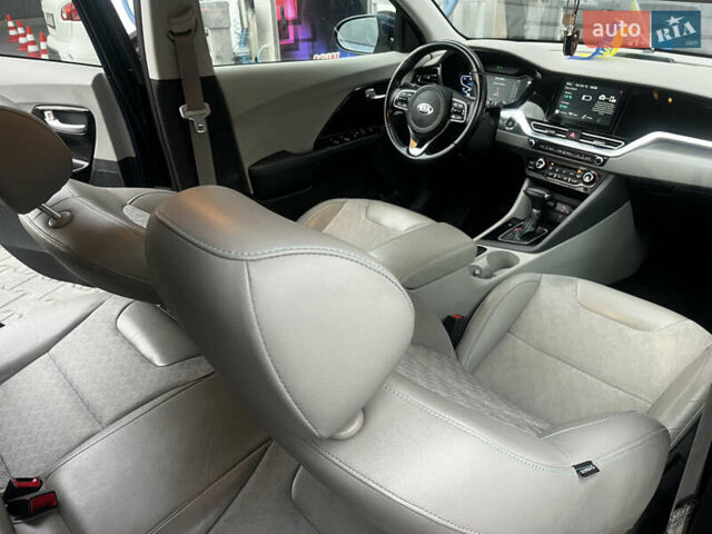 Синий Киа Niro, объемом двигателя 1.58 л и пробегом 58 тыс. км за 24500 $, фото 18 на Automoto.ua