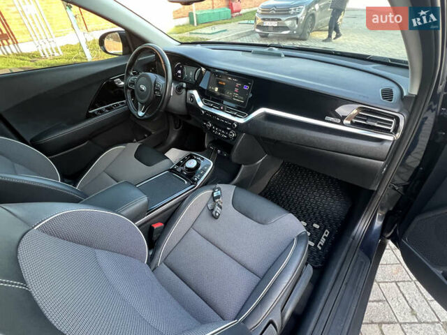 Синий Киа Niro, объемом двигателя 0 л и пробегом 92 тыс. км за 18799 $, фото 52 на Automoto.ua