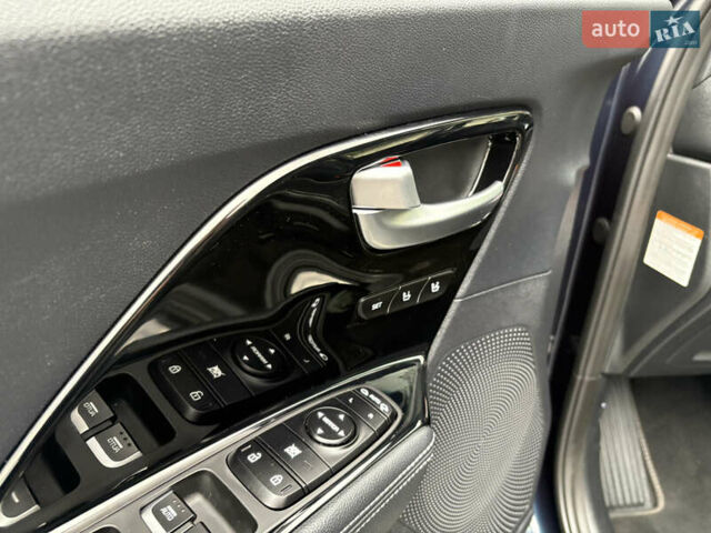 Синий Киа Niro, объемом двигателя 0 л и пробегом 115 тыс. км за 19900 $, фото 30 на Automoto.ua