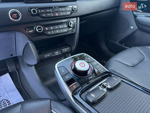 Синий Киа Niro, объемом двигателя 0 л и пробегом 138 тыс. км за 17800 $, фото 48 на Automoto.ua