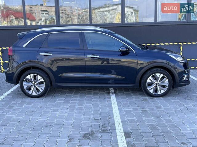 Синий Киа Niro, объемом двигателя 0 л и пробегом 126 тыс. км за 18548 $, фото 2 на Automoto.ua