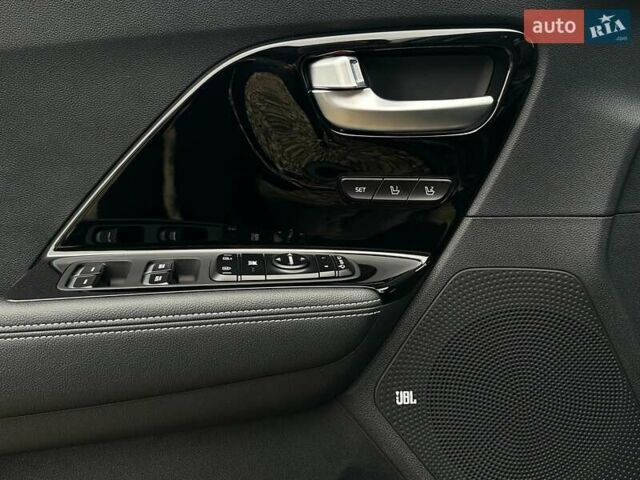 Синий Киа Niro, объемом двигателя 0 л и пробегом 117 тыс. км за 19900 $, фото 3 на Automoto.ua