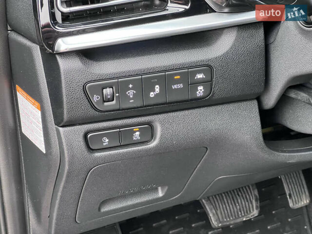 Синій Кіа Niro, об'ємом двигуна 0 л та пробігом 107 тис. км за 19200 $, фото 20 на Automoto.ua