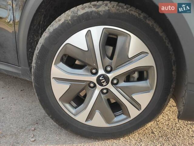 Синій Кіа Niro, об'ємом двигуна 0 л та пробігом 120 тис. км за 19890 $, фото 40 на Automoto.ua