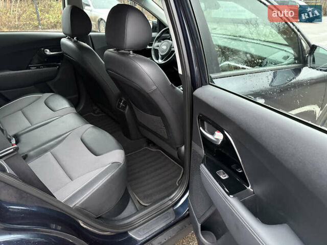 Синий Киа Niro, объемом двигателя 0 л и пробегом 125 тыс. км за 19600 $, фото 37 на Automoto.ua