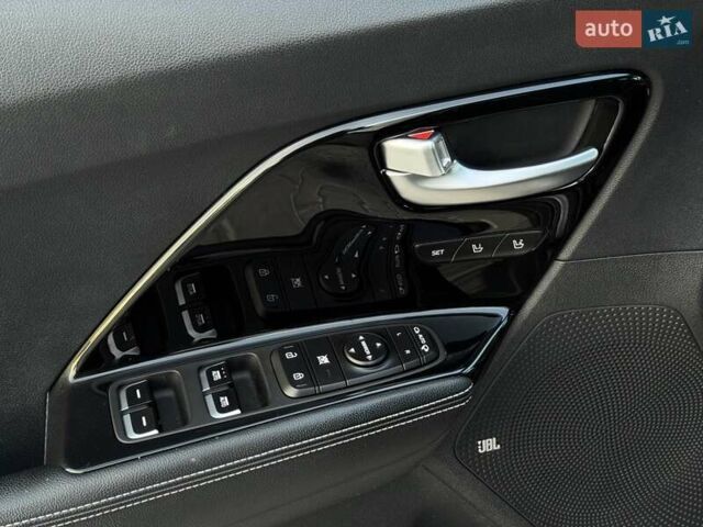 Синий Киа Niro, объемом двигателя 0 л и пробегом 90 тыс. км за 20800 $, фото 38 на Automoto.ua