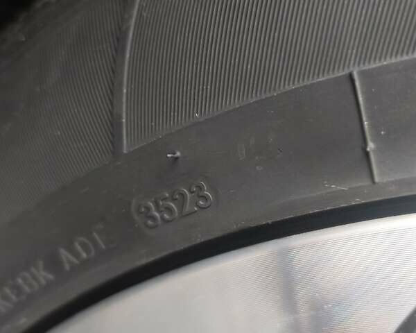 Синій Кіа Niro, об'ємом двигуна 0 л та пробігом 150 тис. км за 18000 $, фото 58 на Automoto.ua