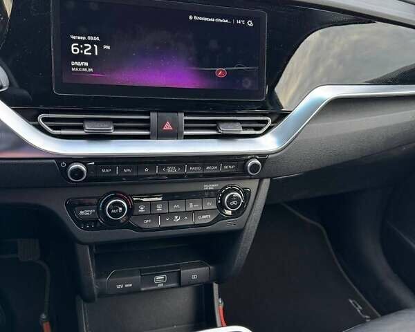 Синій Кіа Niro, об'ємом двигуна 0 л та пробігом 127 тис. км за 19166 $, фото 20 на Automoto.ua