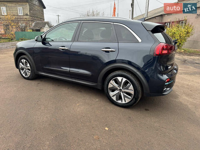 Синий Киа Niro, объемом двигателя 0 л и пробегом 125 тыс. км за 18500 $, фото 6 на Automoto.ua