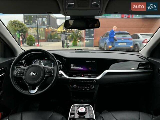 Синій Кіа Niro, об'ємом двигуна 0 л та пробігом 156 тис. км за 19300 $, фото 19 на Automoto.ua