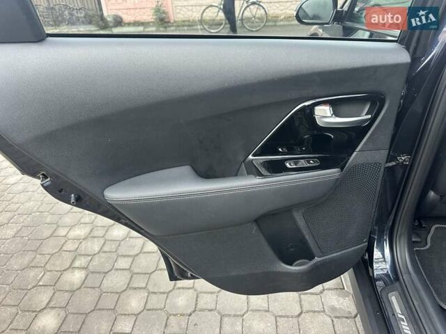 Синій Кіа Niro, об'ємом двигуна 0 л та пробігом 170 тис. км за 18300 $, фото 11 на Automoto.ua