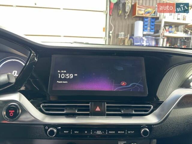 Синій Кіа Niro, об'ємом двигуна 0 л та пробігом 144 тис. км за 18799 $, фото 34 на Automoto.ua