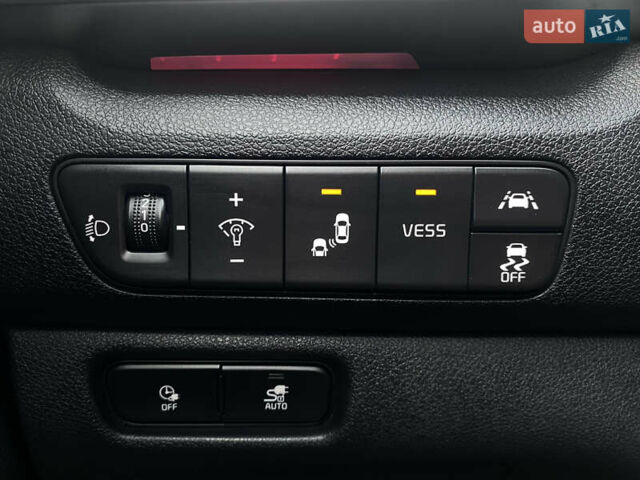 Синий Киа Niro, объемом двигателя 0 л и пробегом 119 тыс. км за 21800 $, фото 40 на Automoto.ua