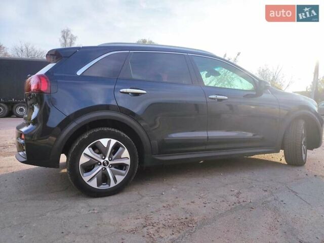 Синій Кіа Niro, об'ємом двигуна 0 л та пробігом 120 тис. км за 19890 $, фото 1 на Automoto.ua