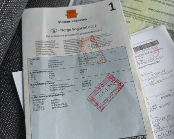 Синій Кіа Niro, об'ємом двигуна 0 л та пробігом 150 тис. км за 18000 $, фото 63 на Automoto.ua