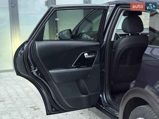 Синий Киа Niro, объемом двигателя 0 л и пробегом 95 тыс. км за 20500 $, фото 62 на Automoto.ua
