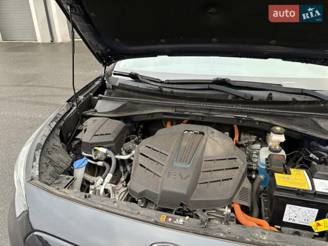 Синий Киа Niro, объемом двигателя 0 л и пробегом 101 тыс. км за 19900 $, фото 65 на Automoto.ua