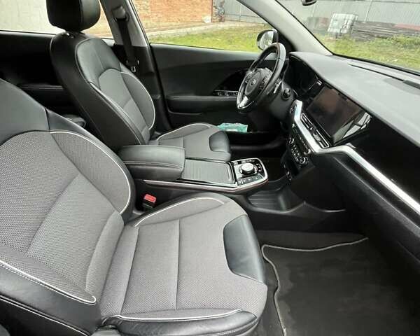 Синий Киа Niro, объемом двигателя 1.6 л и пробегом 120 тыс. км за 19113 $, фото 24 на Automoto.ua