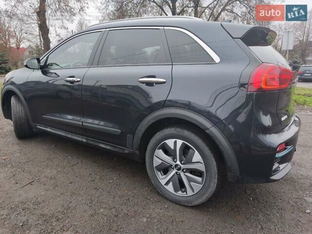 Синій Кіа Niro, об'ємом двигуна 0 л та пробігом 150 тис. км за 18000 $, фото 6 на Automoto.ua