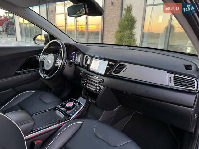 Синий Киа Niro, объемом двигателя 0 л и пробегом 142 тыс. км за 17500 $, фото 54 на Automoto.ua