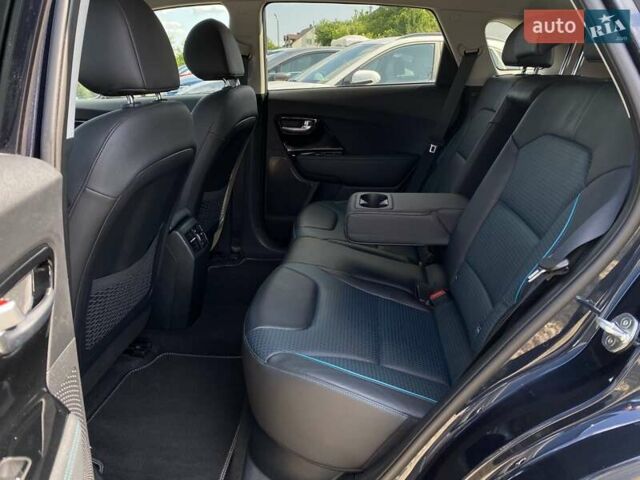 Синій Кіа Niro, об'ємом двигуна 0 л та пробігом 75 тис. км за 23900 $, фото 59 на Automoto.ua