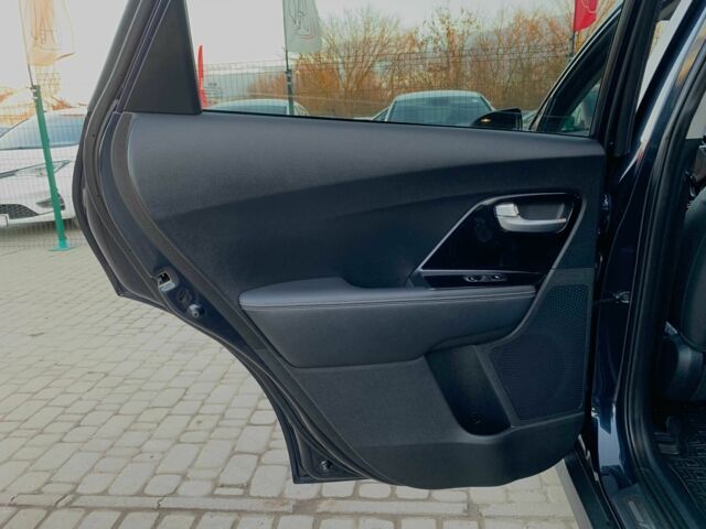 Синій Кіа Niro, об'ємом двигуна 0 л та пробігом 119 тис. км за 18455 $, фото 13 на Automoto.ua