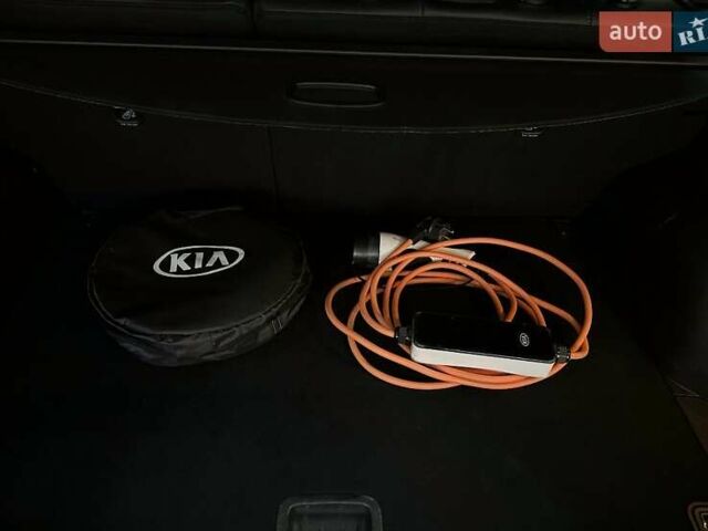 Синій Кіа Niro, об'ємом двигуна 0 л та пробігом 32 тис. км за 23900 $, фото 70 на Automoto.ua