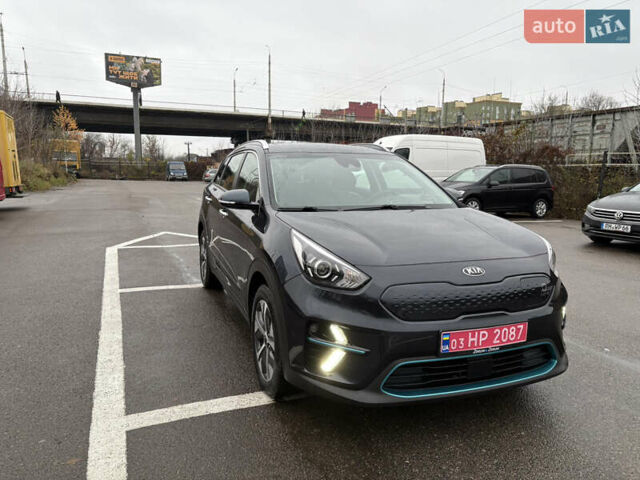 Синий Киа Niro, объемом двигателя 0 л и пробегом 125 тыс. км за 19600 $, фото 3 на Automoto.ua