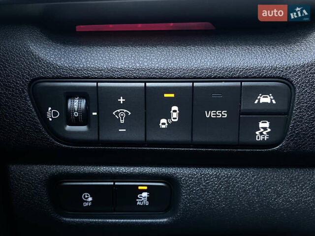 Синій Кіа Niro, об'ємом двигуна 0 л та пробігом 76 тис. км за 22900 $, фото 42 на Automoto.ua