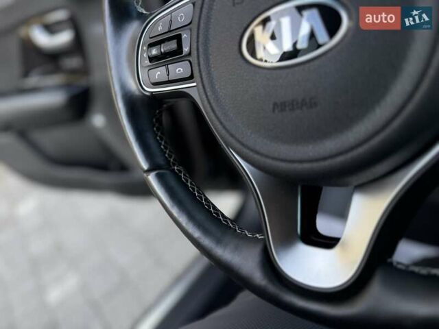 Синий Киа Niro, объемом двигателя 0 л и пробегом 78 тыс. км за 20950 $, фото 61 на Automoto.ua