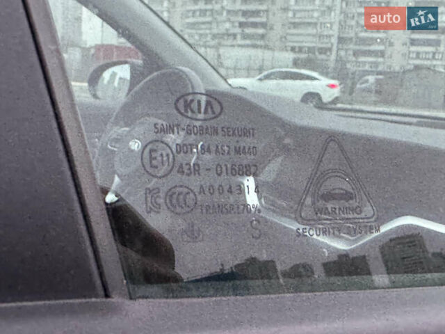 Синій Кіа Niro, об'ємом двигуна 0 л та пробігом 133 тис. км за 18900 $, фото 62 на Automoto.ua