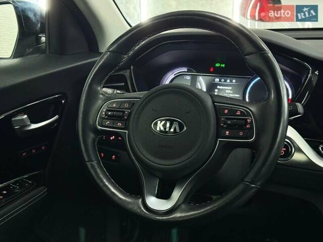Синій Кіа Niro, об'ємом двигуна 0 л та пробігом 130 тис. км за 19071 $, фото 16 на Automoto.ua