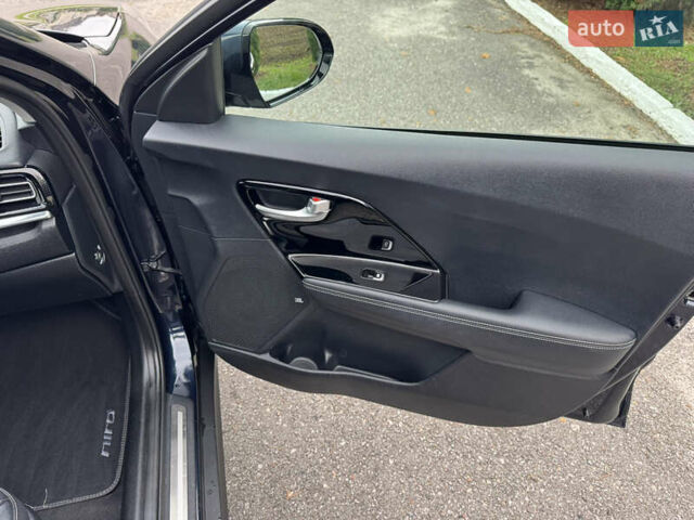 Синий Киа Niro, объемом двигателя 0 л и пробегом 156 тыс. км за 18800 $, фото 70 на Automoto.ua