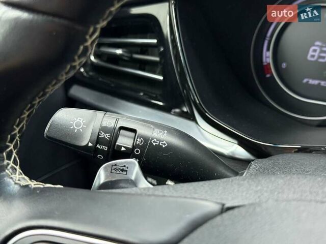 Синій Кіа Niro, об'ємом двигуна 0 л та пробігом 90 тис. км за 19989 $, фото 19 на Automoto.ua
