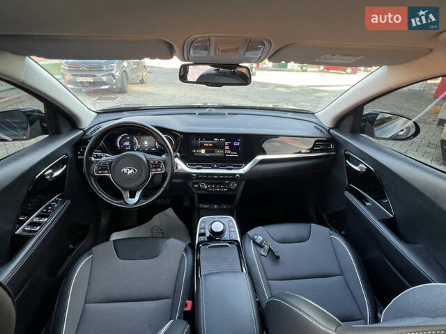Синий Киа Niro, объемом двигателя 0 л и пробегом 92 тыс. км за 18799 $, фото 45 на Automoto.ua