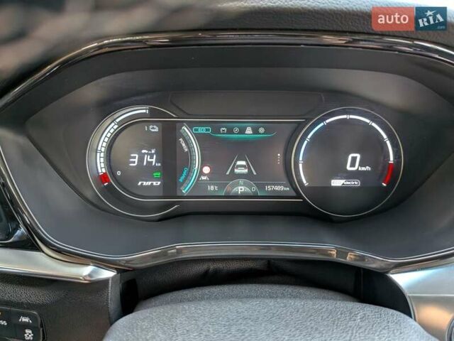 Киа Niro 2020 в Луцке на Automoto.ua Синий Киа Niro, объемом двигателя 0 л и пробегом 157 тыс. км за 19700 $, фото 51 на Automoto.ua
