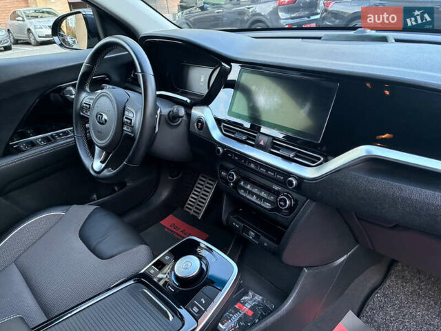 Киа Niro 2020 в Киеве на Automoto.ua Синий Киа Niro, объемом двигателя 0 л и пробегом 131 тыс. км за 17999 $, фото 55 на Automoto.ua