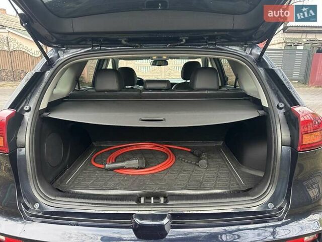 Синій Кіа Niro, об'ємом двигуна 0 л та пробігом 170 тис. км за 18300 $, фото 6 на Automoto.ua
