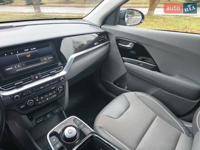 Синій Кіа Niro, об'ємом двигуна 0 л та пробігом 150 тис. км за 18000 $, фото 32 на Automoto.ua