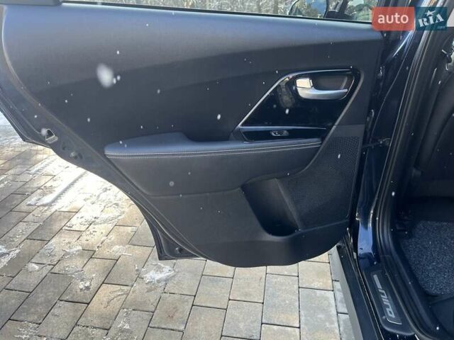 Синій Кіа Niro, об'ємом двигуна 0 л та пробігом 84 тис. км за 18500 $, фото 31 на Automoto.ua
