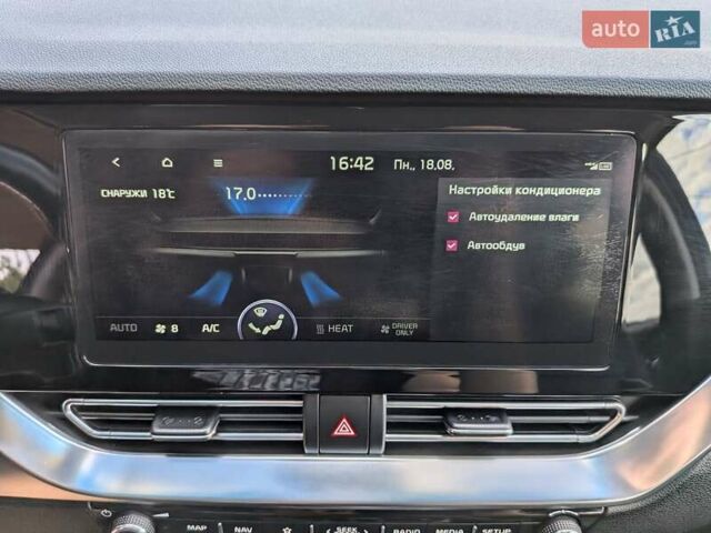 Киа Niro 2020 в Луцке на Automoto.ua Синий Киа Niro, объемом двигателя 0 л и пробегом 157 тыс. км за 19700 $, фото 32 на Automoto.ua