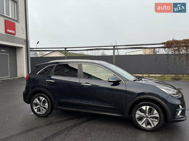 Синий Киа Niro, объемом двигателя 0 л и пробегом 101 тыс. км за 19900 $, фото 6 на Automoto.ua