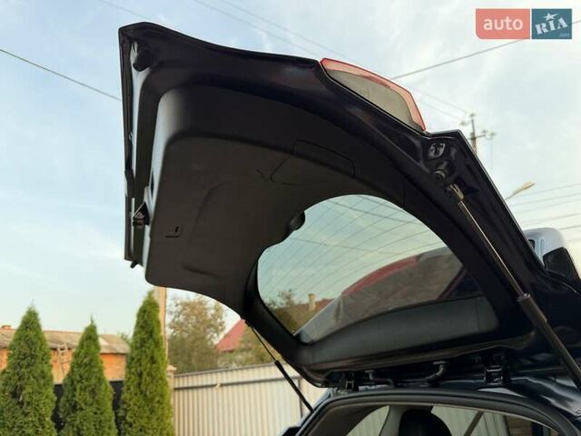 Синий Киа Niro, объемом двигателя 0 л и пробегом 129 тыс. км за 18800 $, фото 76 на Automoto.ua