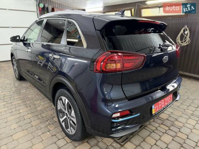 Синій Кіа Niro, об'ємом двигуна 0 л та пробігом 144 тис. км за 18799 $, фото 13 на Automoto.ua