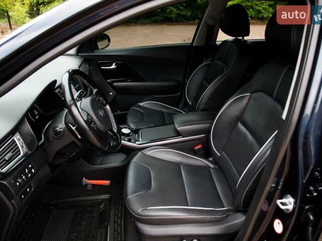 Синий Киа Niro, объемом двигателя 0 л и пробегом 99 тыс. км за 17950 $, фото 57 на Automoto.ua