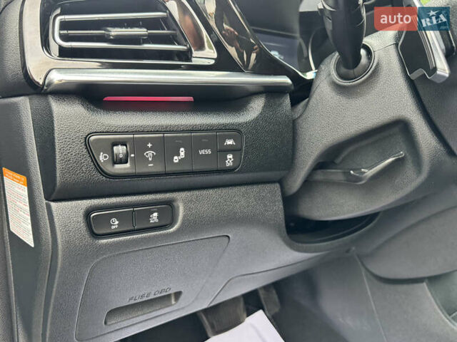 Синий Киа Niro, объемом двигателя 0 л и пробегом 156 тыс. км за 18800 $, фото 54 на Automoto.ua