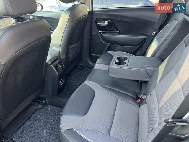 Синій Кіа Niro, об'ємом двигуна 0 л та пробігом 84 тис. км за 18500 $, фото 37 на Automoto.ua