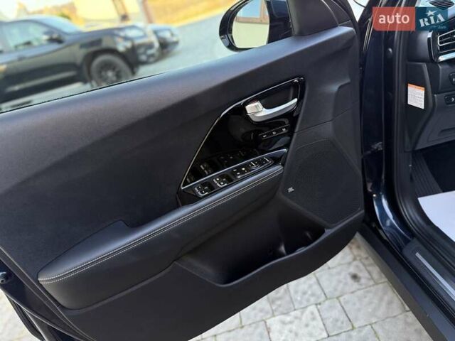 Синий Киа Niro, объемом двигателя 0 л и пробегом 78 тыс. км за 20950 $, фото 77 на Automoto.ua
