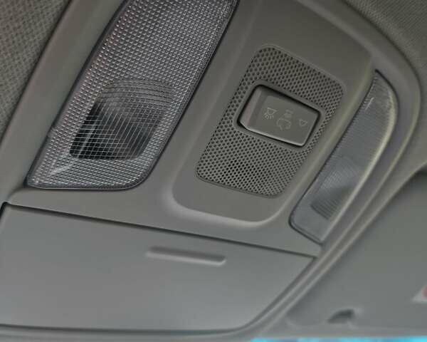 Синій Кіа Niro, об'ємом двигуна 0 л та пробігом 150 тис. км за 18000 $, фото 31 на Automoto.ua